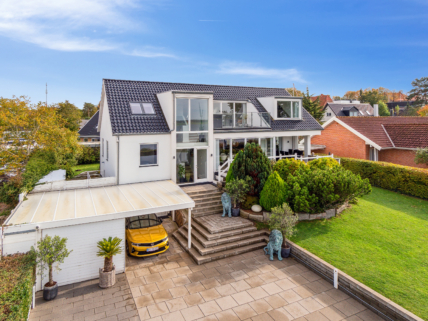 Villa med fjordudsigt i Roskilde