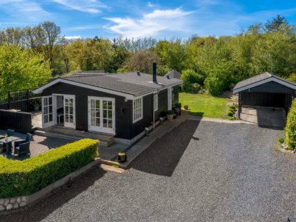 Sommerhus med havudsigt